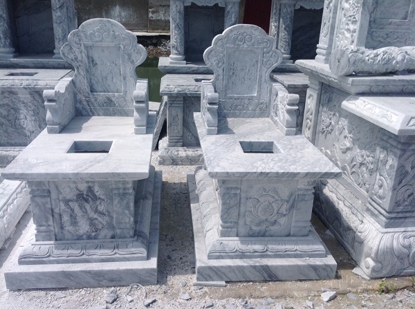 Mộ đơn đá trắng vân Yên Bái