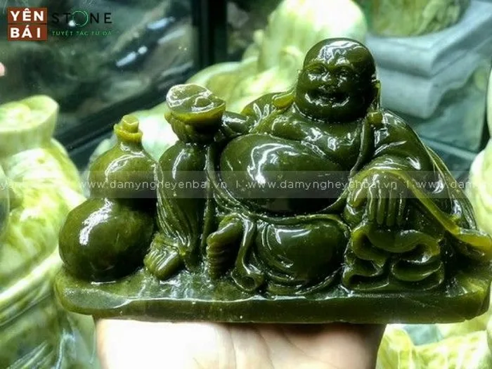 Tượng Phật Di Lăc bằng đá xanh