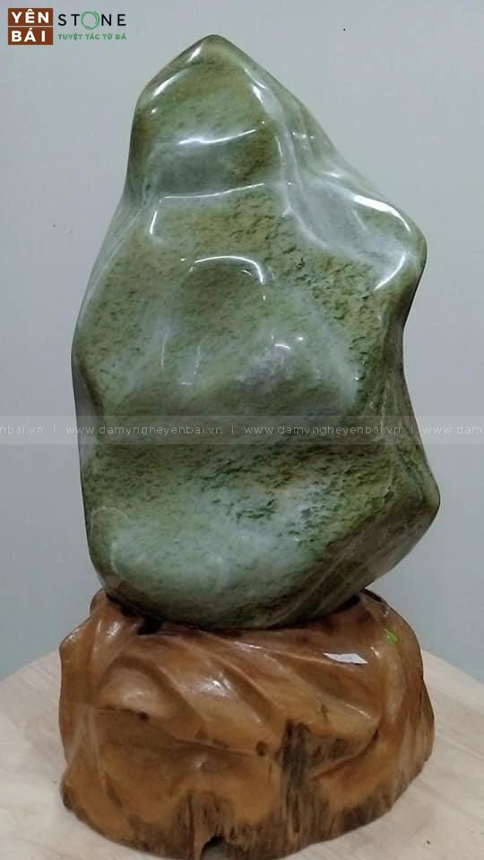 Cây phong thủy bằng đá Yên Bái