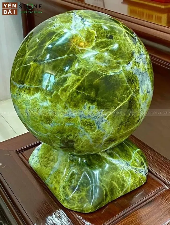 Đá phong thủy màu xanh lá cây Yên Bái