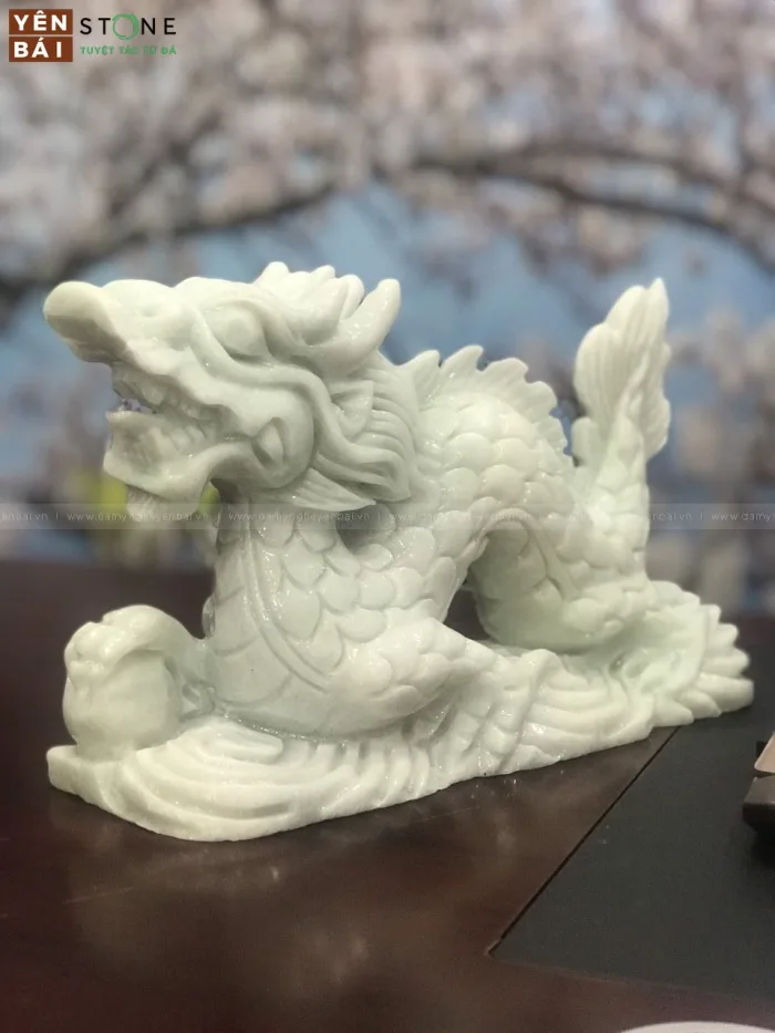 Tượng con rồng đá Yên Bái
