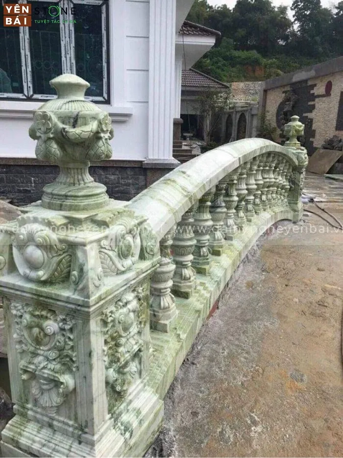 Lan can đá xanh ngọc
