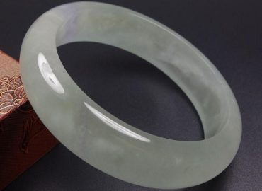 Vòng cẩm thạch trắng