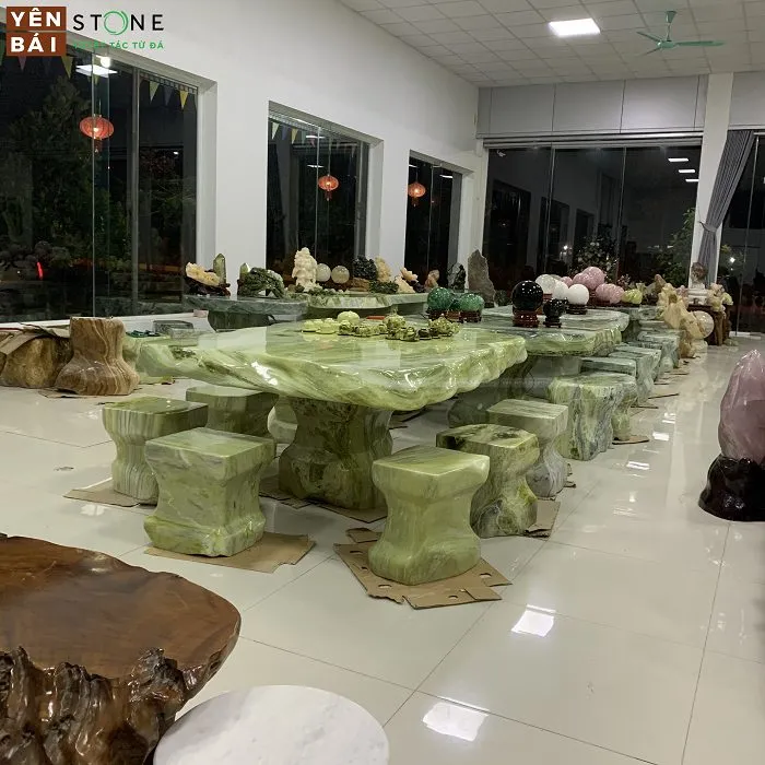 ban-ghe-da-xanh-ngoc-yen-bai-1