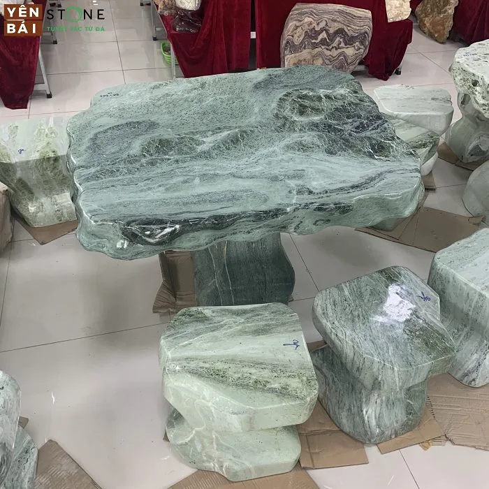 Bàn ghế đá xanh ngọc Yên Bái