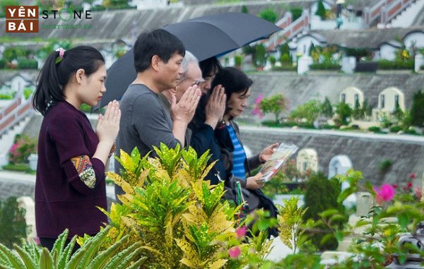 Bài cúng 100 ngày ngoài mộ cho người mới mất — Yên Bái Stone