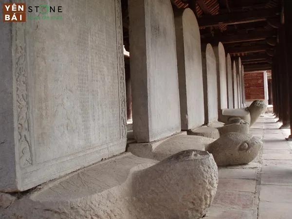 y-nghia-cua-viec-khac-bia-tien-si