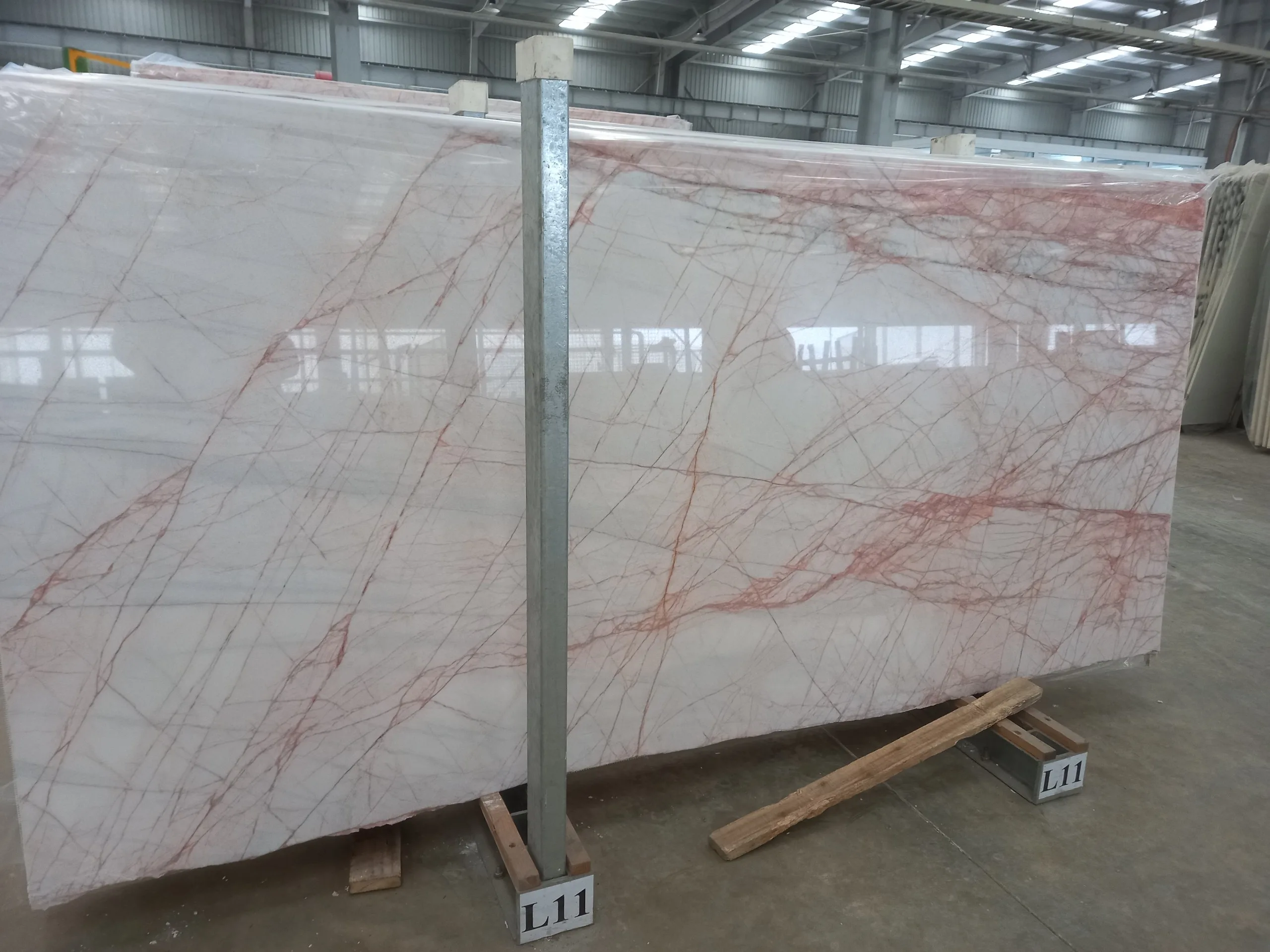 Đá slab có kích thước vô cùng đa dạng