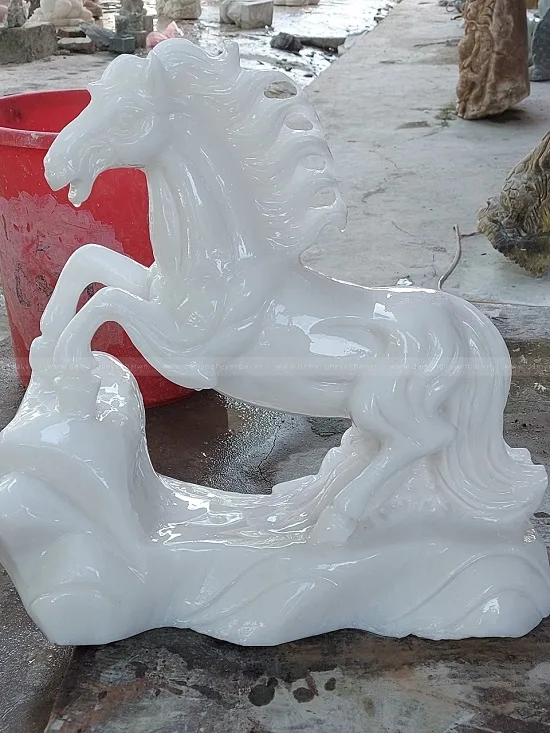 Tượng ngựa đá trắng mịn Yên Bái
