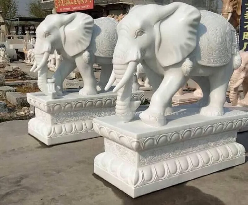 Tượng voi đá trắng Yên Bái