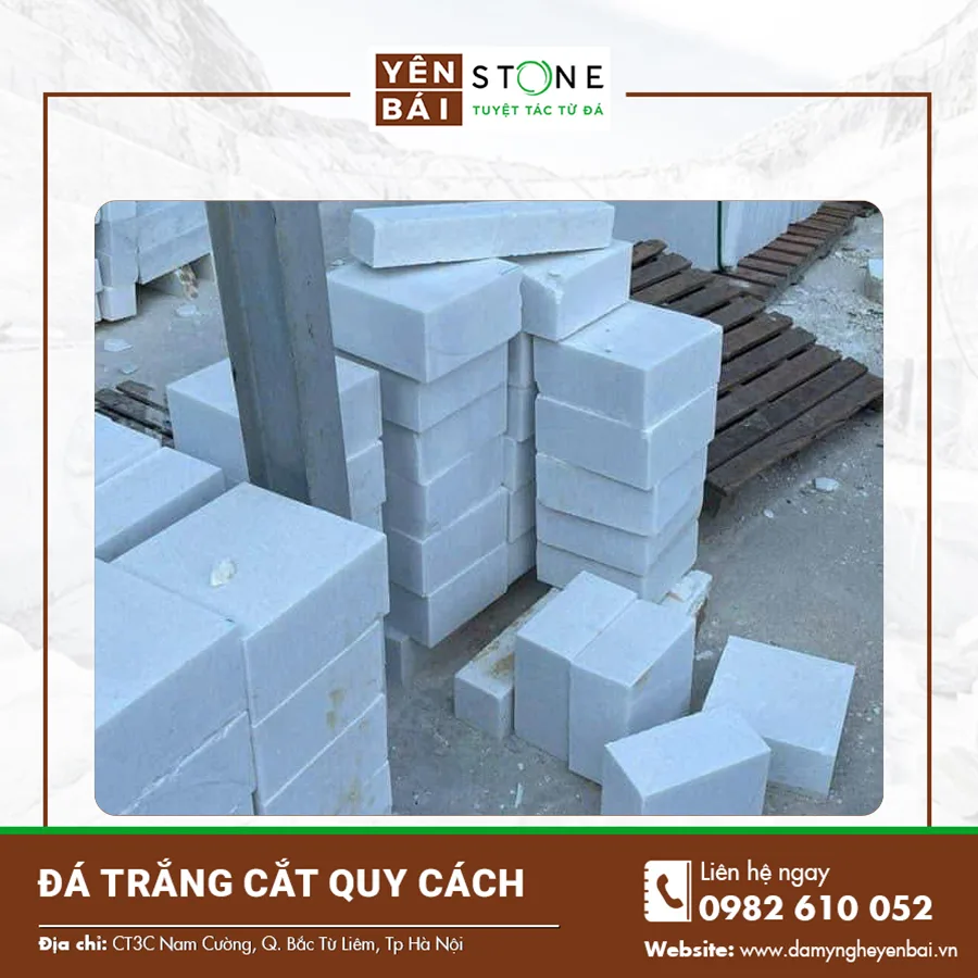 Tấm đá trắng cắt quy cách dạng hình vuông, cạnh sắc nét Tấm đá trắng cắt quy cách dạng hình vuông, cạnh sắc nét