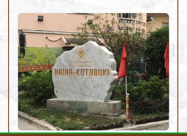 Làm bảng hiệu công ty bằng đá – Lựa chọn cho thương hiệu