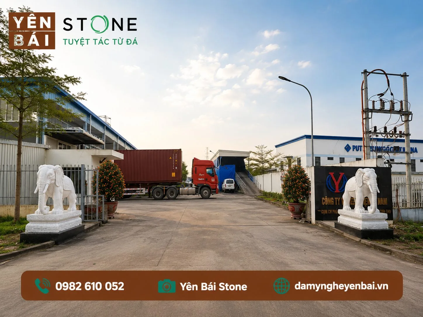 Đôi voi đá trắng nguyên khối đặt hai bên cổng nhà máy tại cụm công nghiệp Phú Gia Phú Thọ